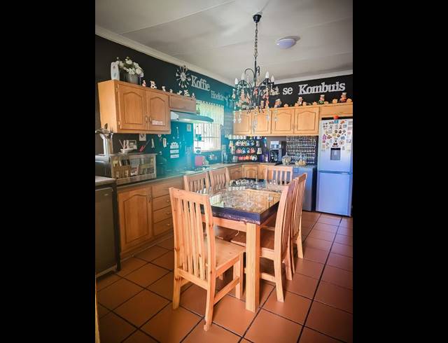 4 BEDROOM HOUSE FOR SALE IN HOSPITAALPARK